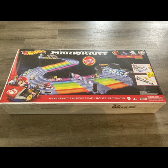 Hot Wheels Mario Kart Rainbow Road BNIB sealed - Picture 7 of 9